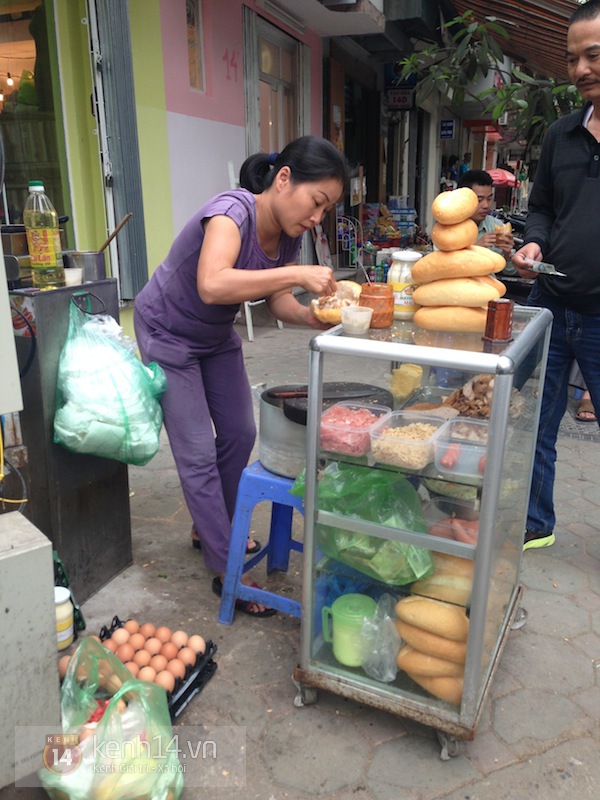 Hà Nội: Hấp dẫn với món bánh mì phố Hàng Chuối 1