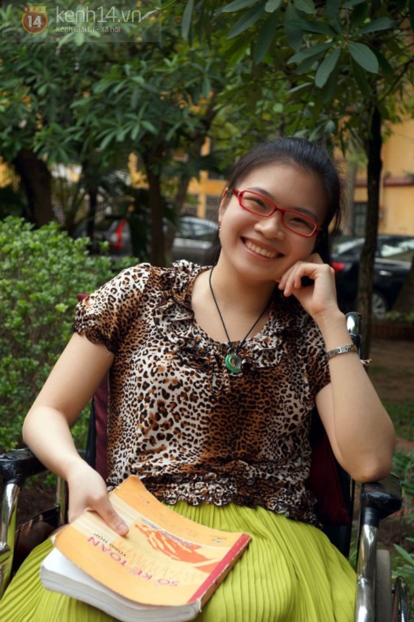 Cô nữ sinh khuyết tật trở thành Hoa khôi "Vẻ đẹp vầng trăng khuyết" 4