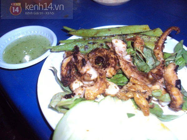 Sài Gòn: Cực hấp dẫn món bạch tuộc nướng sa tế ở Quận 9 10
