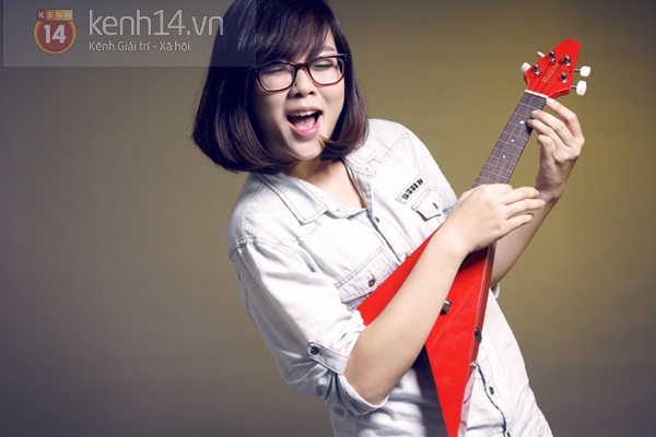 Gặp c&ocirc; n&agrave;ng xinh xắn v&agrave; h&aacute;t hay trong clip t&igrave;nh y&ecirc;u C&aacute; th&aacute;ng Tư 6