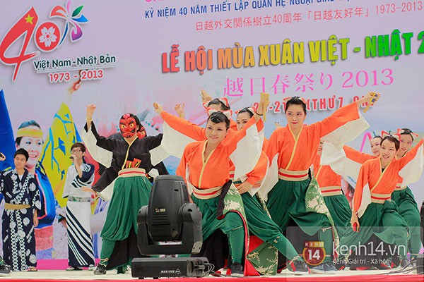 Giới trẻ Hà thành sôi động cùng lễ hội hoa anh đào 23 Giới trẻ Hà thành sôi động cùng lễ hội hoa anh đào 23
