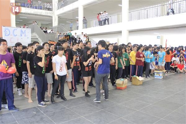 Amser cực dễ thương v&agrave; nhắng nh&iacute;t trong ng&agrave;y hội Thầy tr&ograve; 12
