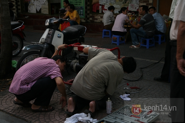 Chùm ảnh: Đường phố Sài Gòn hỗn loạn vì mất điện toàn thành phố 29