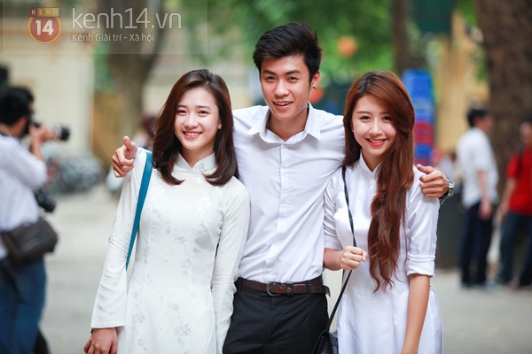 Teen Phan Đình Phùng và Trần Phú bịn rịn ngày ra trường 9