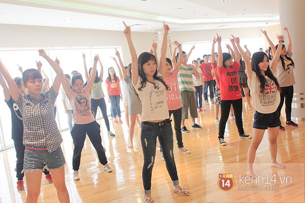 Teen Hà Thành tập nhảy flashmob đón Nick Vujicic đến Việt Nam 3