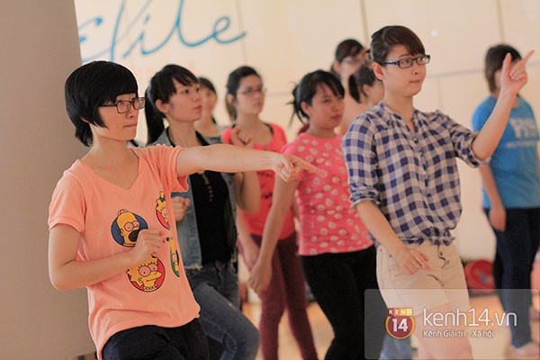 Teen Hà Thành tập nhảy flashmob đón Nick Vujicic đến Việt Nam 8