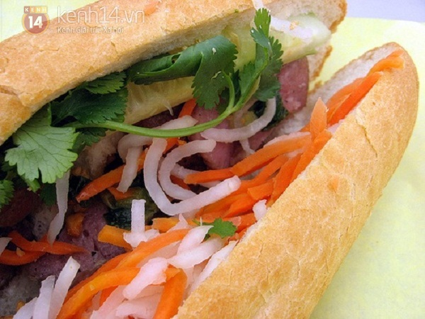 Thưởng thức bánh mì kẹp Sài Gòn giữa lòng Hà Nội 3