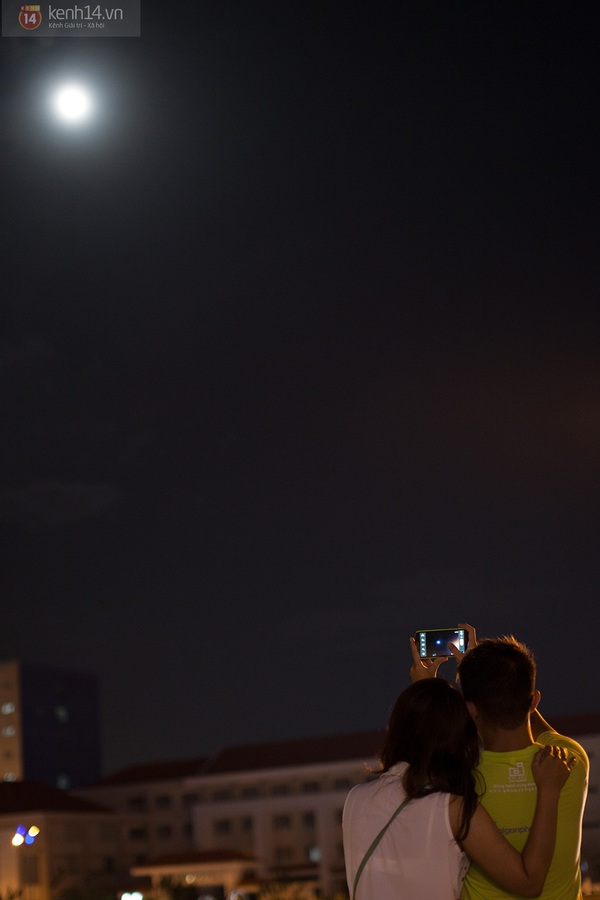 Ngắm hình ảnh siêu trăng kì thú tại Việt Nam 23