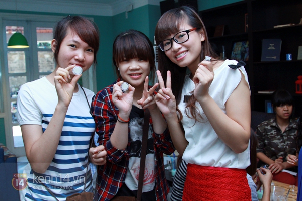 H&egrave; n&agrave;y, teen H&agrave; th&agrave;nh rủ nhau đi học l&agrave;m nước hoa kh&ocirc; 19