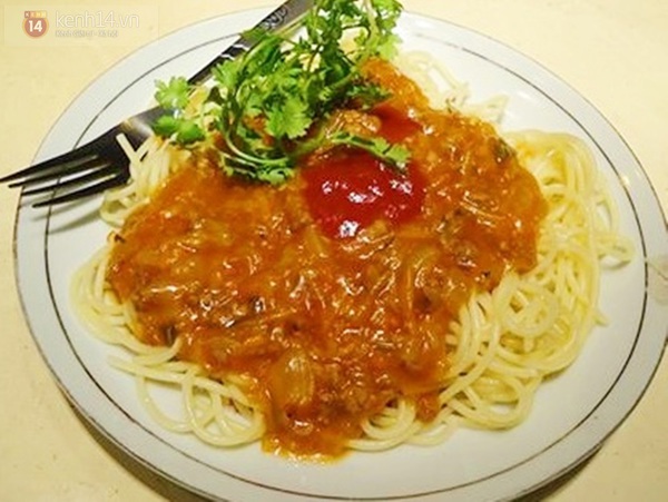 Hà Nội: Lạ miệng spaghetti vỉa hè rẻ mà ngon 2