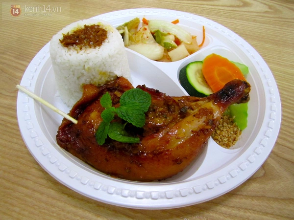 H&agrave; Nội: "Xi&ecirc;u l&ograve;ng" với cơm đ&ugrave;i g&agrave; nướng cực sang chảnh 1