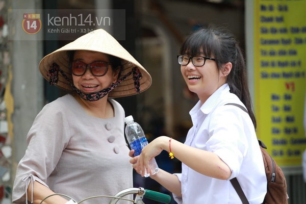 Đề Văn Tốt nghiệp 2013: Cho học sinh ngẫm về hành động cứu người 29