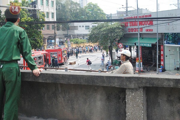 Hà Nội: Hơn 4 tiếng mới khống chế được nổ và cháy lớn ở cây xăng gần viện 108 26