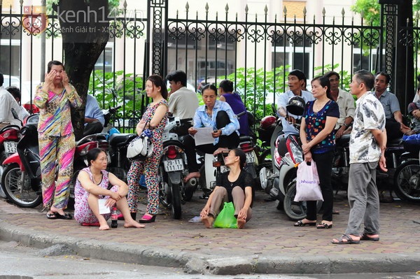 Sáng nay, các thí sinh bước vào môn thi đầu tiên ĐH đợt 2 13