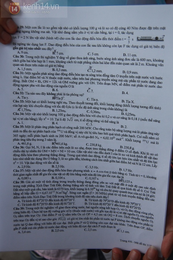 Đề Lý dài và khó, thí sinh kết thúc ngày thi đầu tiên 4