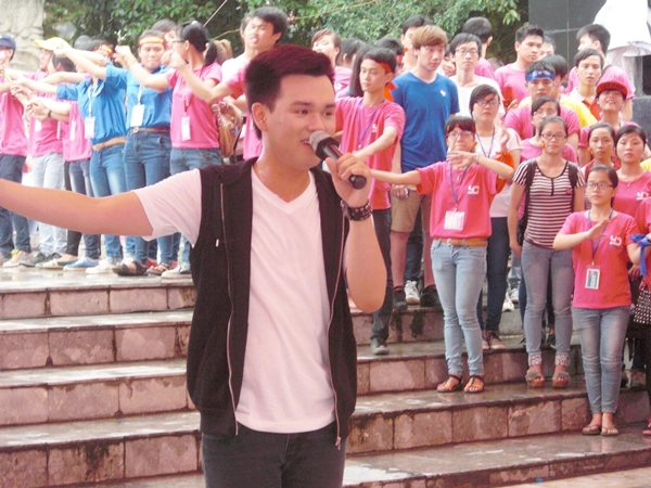 Hơn 5.000 bạn trẻ Hà Nội sôi động với Youth Day 2013 19