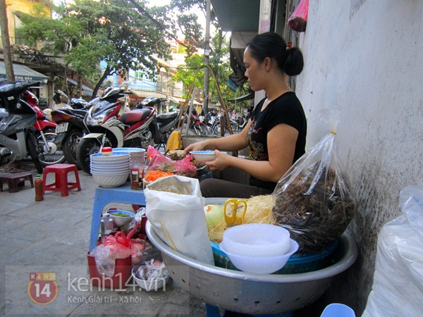 Hà Nội: Thưởng thức miến lươn trộn ngon - bổ - rẻ vỉa hè phố Phủ Doãn 1