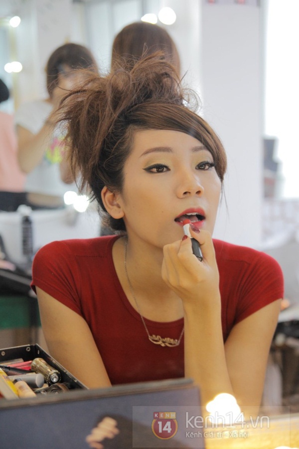 Hậu trường makeup, hóa trang của nhóm mẫu chuyển giới duy nhất tại Hà Nội 6