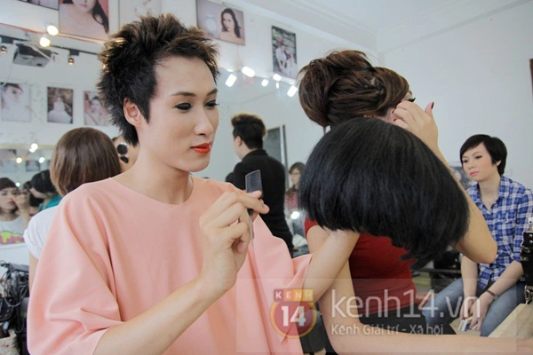 Hậu trường makeup, hóa trang của nhóm mẫu chuyển giới duy nhất tại Hà Nội 14