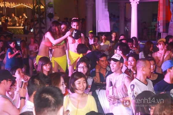 Hàng ngàn teen miền Nam bùng nổ trong Beach party mùa hè 12