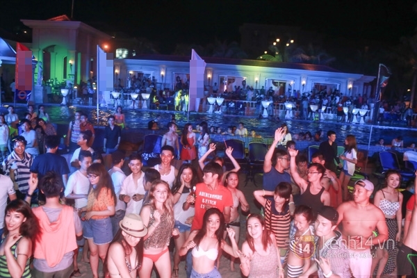 Hàng ngàn teen miền Nam bùng nổ trong Beach party mùa hè 13