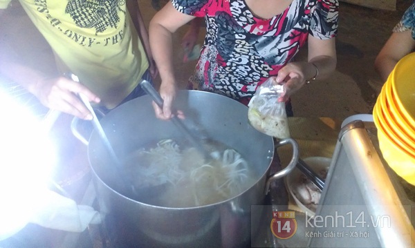 Sài Gòn: Đi ăn bánh canh bình dân “siêu chảnh” đường Đinh Tiên Hoàng 1