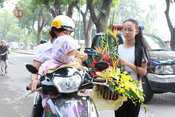 Từ tờ mờ sáng nay, người dân Hà Nội đã đến khóc thương Đại tướng  42