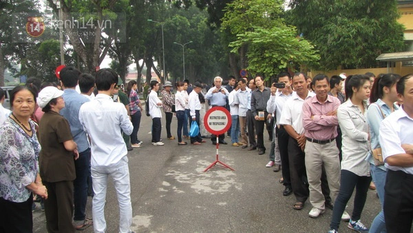 Toàn cảnh hàng trăm nghìn người đến viếng Đại tướng trong ngày cuối cùng 30