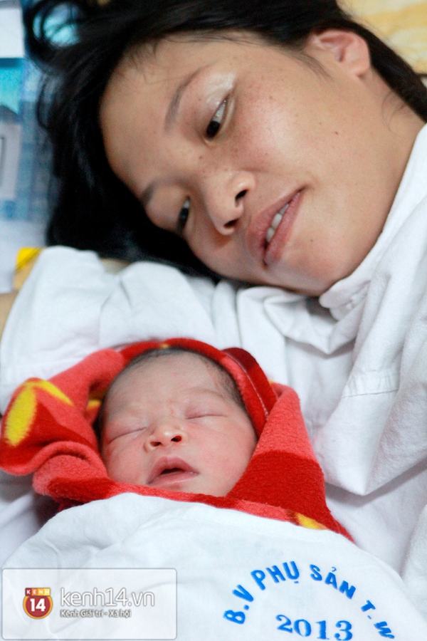 Hình ảnh đầu tiên của bé gái vừa trở thành công dân Việt Nam thứ 90 triệu 3
