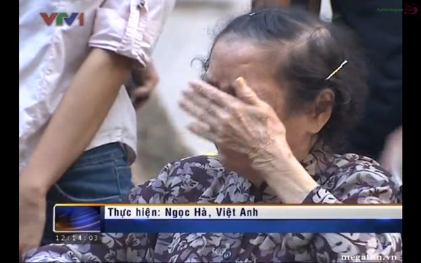 Hết giờ Lễ viếng Quốc tang, nhiều người d&acirc;n vẫn xếp h&agrave;ng v&agrave;o viếng Đại tướng 100