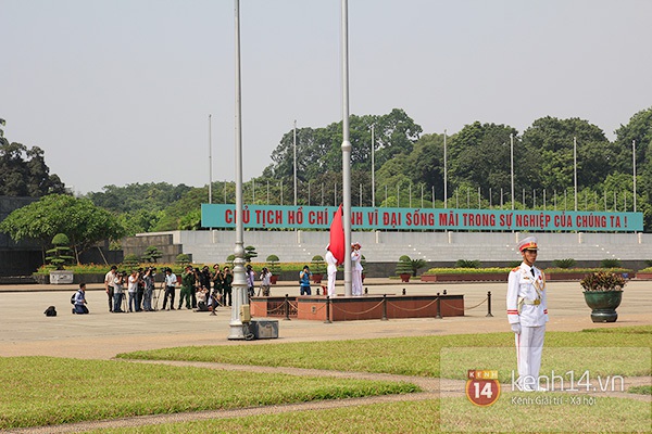 Toàn cảnh lễ treo cờ rủ Quốc tang Đại tướng ở quảng trường Ba Đình 7