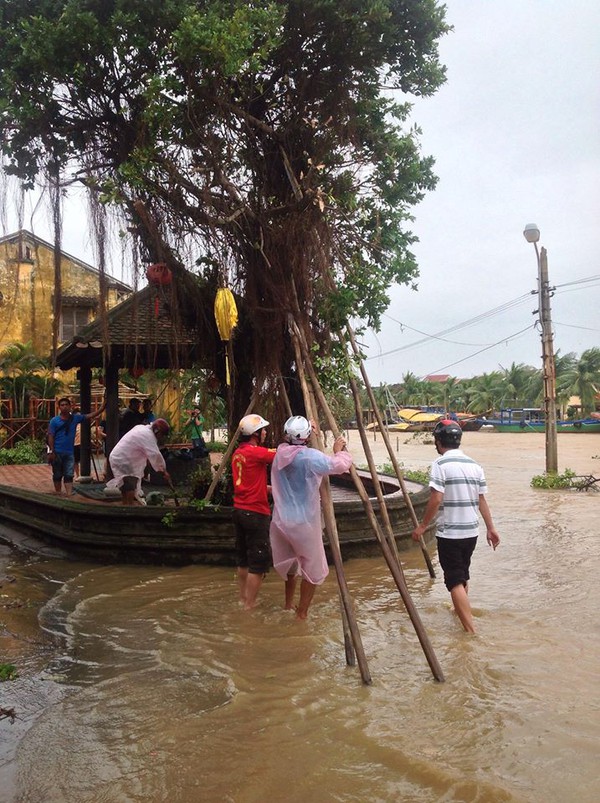 Sức tàn phá của bão Nari trở thành tâm điểm của cư dân mạng hôm nay 12