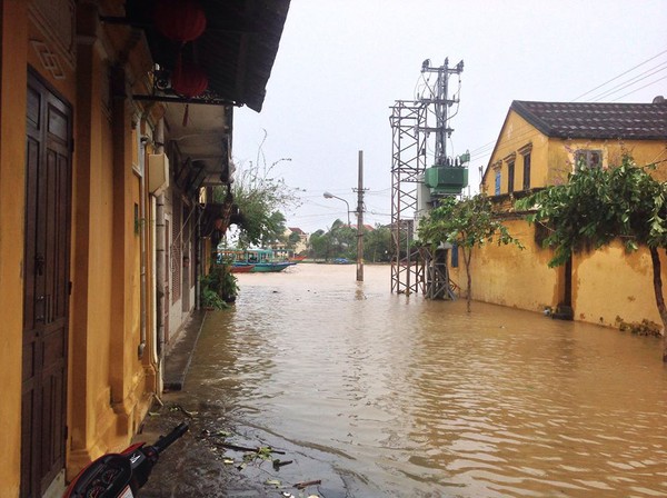 Sức tàn phá của bão Nari trở thành tâm điểm của cư dân mạng hôm nay 15