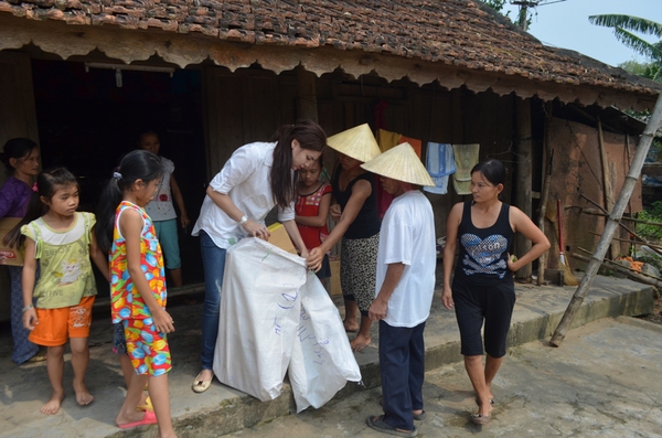 Những bạn trẻ xa quê lo lắng khi bão Haiyan quét dọc miền Trung 2