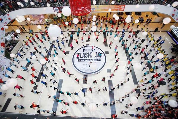 Hơn 600 teen Hà Thành nhảy flashmob xếp hình bông hoa mừng 20/11 7