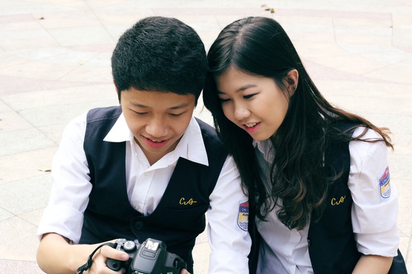 Những cặp đôi trai xinh gái đẹp của trường THPT Chu Văn An 16