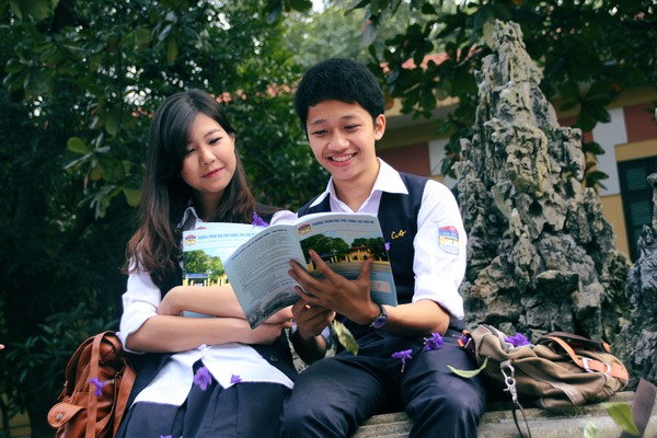 Những cặp đôi trai xinh gái đẹp của trường THPT Chu Văn An 17