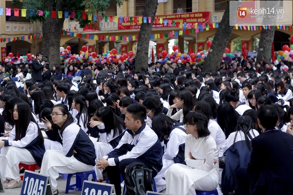 Nữ sinh Chu Văn An dịu dàng áo dài kỉ niệm 105 năm thành lập trường 14