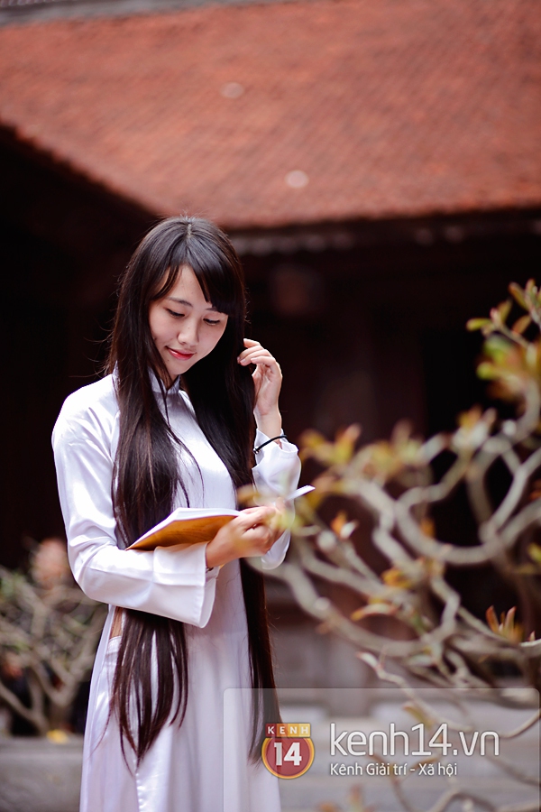 C&ocirc; nữ sinh sư phạm sở hữu m&aacute;i t&oacute;c si&ecirc;u d&agrave;i 4