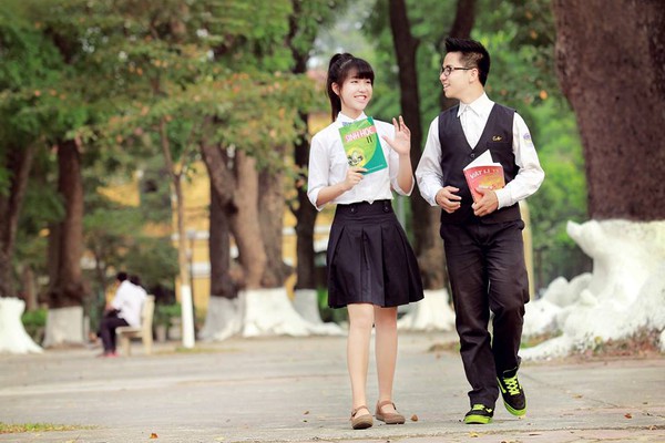 Những cặp đôi trai xinh gái đẹp của trường THPT Chu Văn An 1