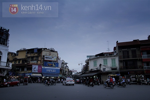 4h sáng nay, Hà Nội nằm trong vùng hoạt động mạnh nhất của bão Haiyan 9