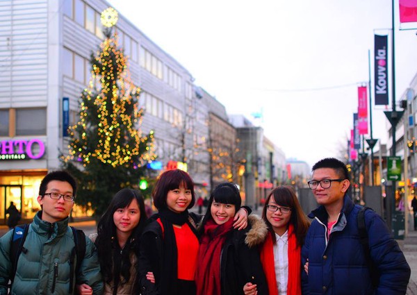 Vòng quanh thế giới tận tưởng không khí Noel với du học sinh Việt 15