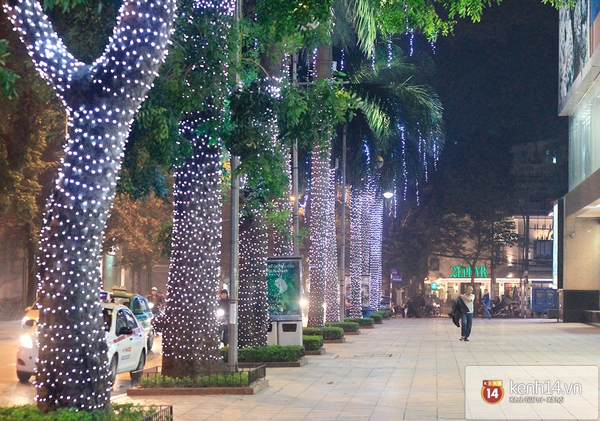 Những địa điểm trang hoàng lộng lẫy sớm mùa Noel tại Hà Nội 15
