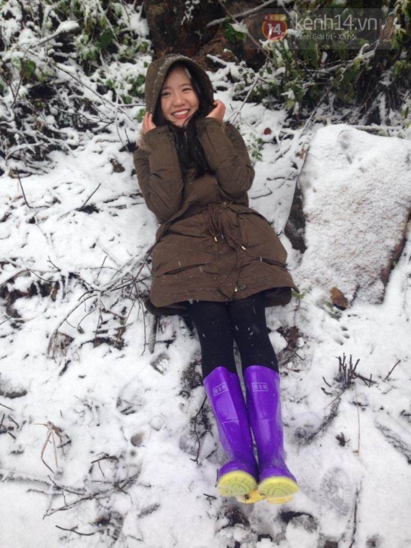Chùm ảnh: Giới trẻ khoe những khoảnh khắc tuyệt đẹp với tuyết Sa Pa 14
