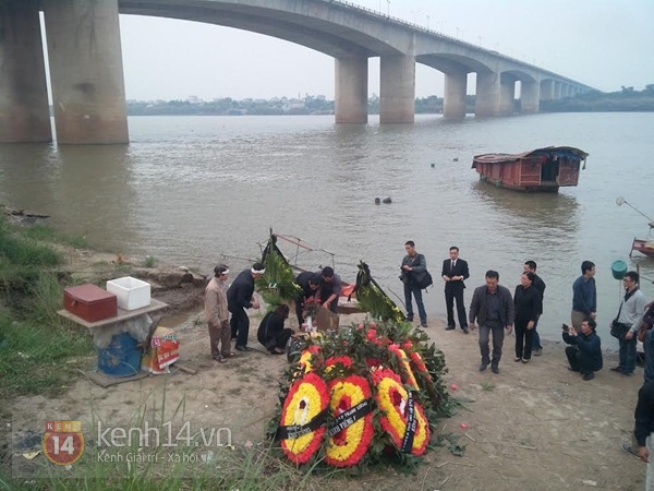 Nỗi đau xé lòng trong đám tang không có quan tài của chị Huyền 18