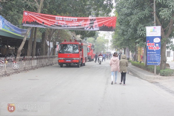 Cháy dữ dội tại tòa nhà 12 tầng của đại học Ngoại thương Hà Nội 3