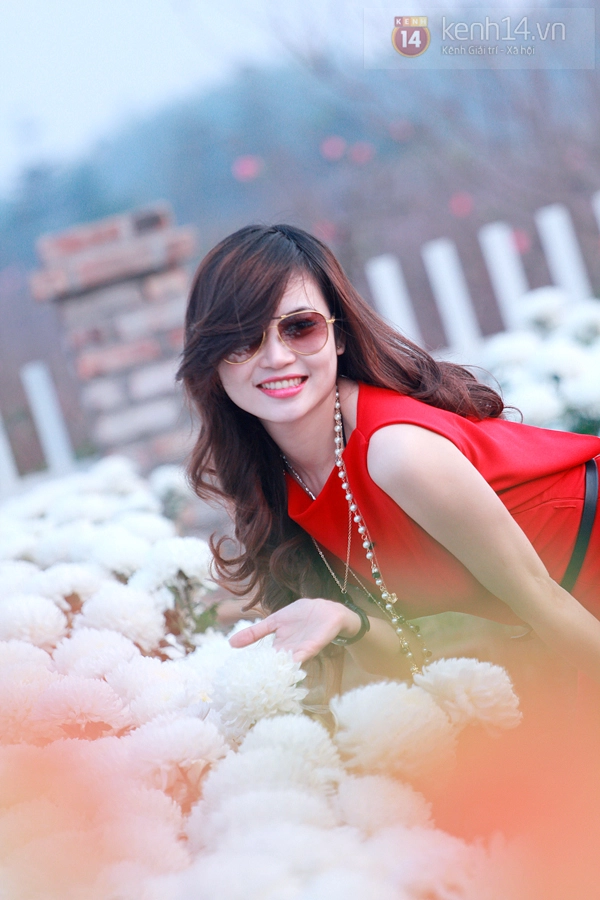 Teen Hà Thành chen chúc chụp ảnh ở vườn hoa Nhật Tân 16