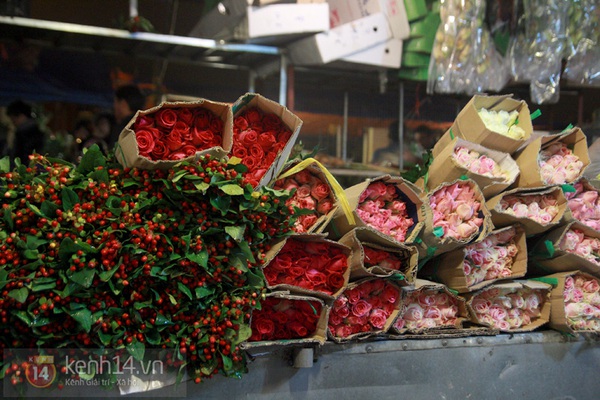 Giới trẻ Hà thành dạo chợ hoa Quảng Bá sáng cuối năm  4