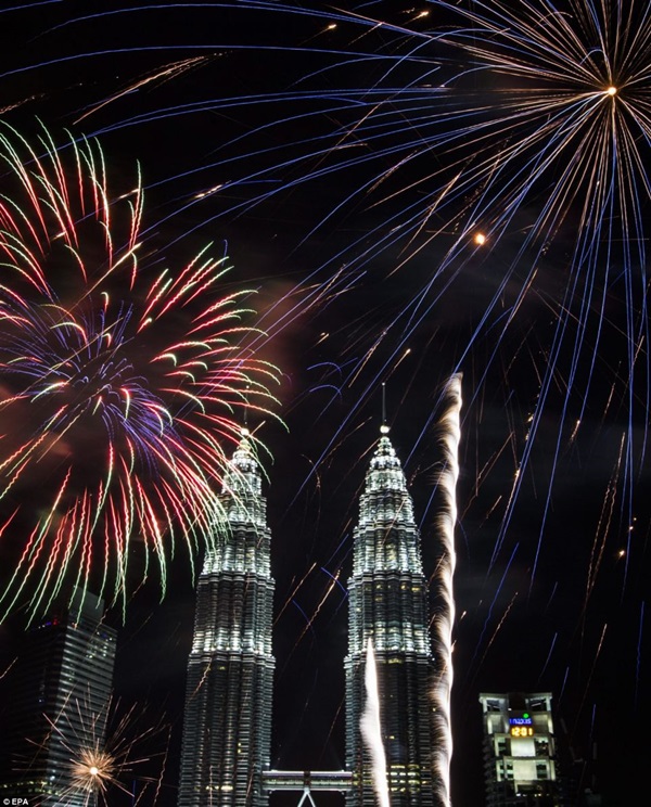 Đại tiệc pháo hoa mừng năm mới trên khắp thế giới  19