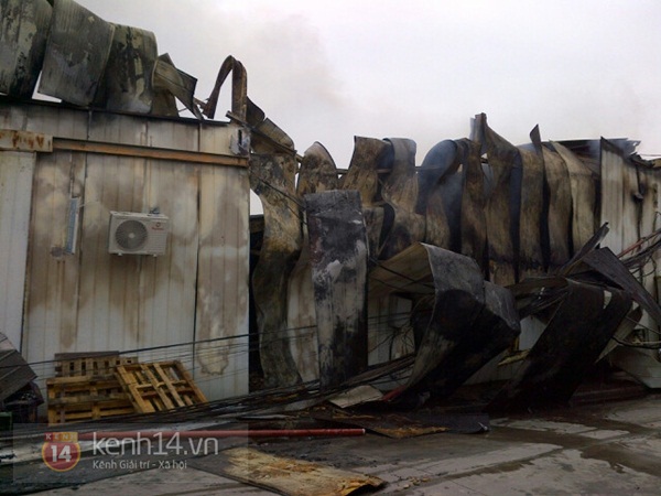 Cháy cực lớn ở xưởng len Hà Đông 24